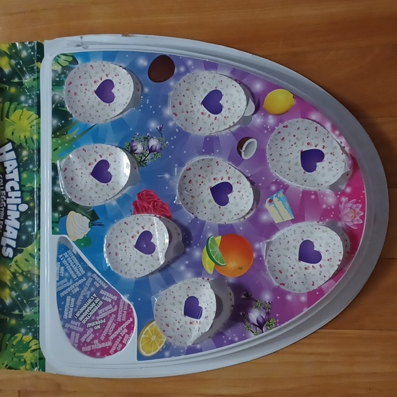 Hatchimals collEGGtibles Sweet Smelling 16-Pack - Picture 7 of 11